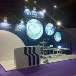 Stand de diseño elegante en congreso de farmacia