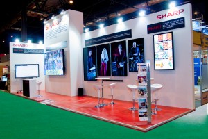 Fachada stand Sharp en feria IFEMA Madrid