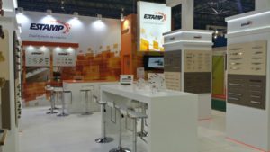 Área comercial del stand